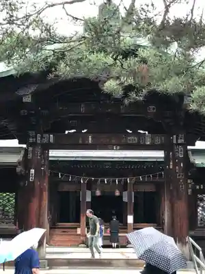 上杉神社の山門・神門