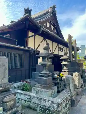 良長院の{uncategorized: "未分類", other: "その他", undefined: "問題あり", building: "その他建物", grave: "お墓", sacred_gate: "鳥居", guardian: "狛犬", statue: "像", buddha: "仏像", history: "歴史", nature: "自然", garden: "庭園", animal: "動物", pagoda: "塔", temizu: "手水舎", mountain_gate: "山門・神門", sanctuary: "本殿・本堂", subordinate: "末社・摂社", art: "芸術", scenery: "景色", jizo: "地蔵", ema: "絵馬", goshuin: "御朱印", omikuji: "おみくじ", items: "授与品その他", amulet: "お守り", goshuincho: "御朱印帳", eats: "食事", festival: "お祭り", votive_dance: "神楽", shichigosan: "七五三参", wedding: "結婚式", experience: "体験その他", initially: "初詣", around: "周辺", anti_infection: "感染症対策"}