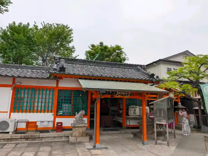 大歳社(住吉大社末社)の{uncategorized: "未分類", other: "その他", undefined: "問題あり", building: "その他建物", grave: "お墓", sacred_gate: "鳥居", guardian: "狛犬", statue: "像", buddha: "仏像", history: "歴史", nature: "自然", garden: "庭園", animal: "動物", pagoda: "塔", temizu: "手水舎", mountain_gate: "山門・神門", sanctuary: "本殿・本堂", subordinate: "末社・摂社", art: "芸術", scenery: "景色", jizo: "地蔵", ema: "絵馬", goshuin: "御朱印", omikuji: "おみくじ", items: "授与品その他", amulet: "お守り", goshuincho: "御朱印帳", eats: "食事", festival: "お祭り", votive_dance: "神楽", shichigosan: "七五三参", wedding: "結婚式", experience: "体験その他", initially: "初詣", around: "周辺", anti_infection: "感染症対策"}