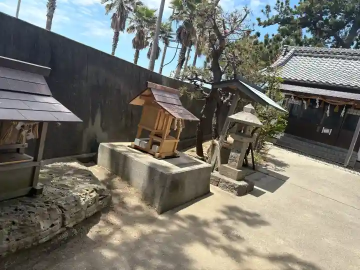 八幡社の{uncategorized: "未分類", other: "その他", undefined: "問題あり", building: "その他建物", grave: "お墓", sacred_gate: "鳥居", guardian: "狛犬", statue: "像", buddha: "仏像", history: "歴史", nature: "自然", garden: "庭園", animal: "動物", pagoda: "塔", temizu: "手水舎", mountain_gate: "山門・神門", sanctuary: "本殿・本堂", subordinate: "末社・摂社", art: "芸術", scenery: "景色", jizo: "地蔵", ema: "絵馬", goshuin: "御朱印", omikuji: "おみくじ", items: "授与品その他", amulet: "お守り", goshuincho: "御朱印帳", eats: "食事", festival: "お祭り", votive_dance: "神楽", shichigosan: "七五三参", wedding: "結婚式", experience: "体験その他", initially: "初詣", around: "周辺", anti_infection: "感染症対策"}