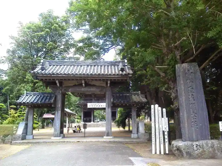 鏡忍寺の山門・神門
