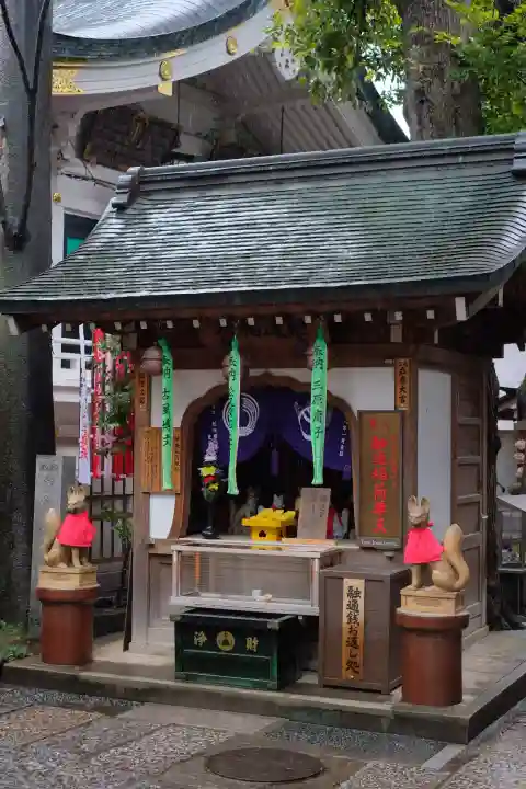 豊川稲荷東京別院の{uncategorized: "未分類", other: "その他", undefined: "問題あり", building: "その他建物", grave: "お墓", sacred_gate: "鳥居", guardian: "狛犬", statue: "像", buddha: "仏像", history: "歴史", nature: "自然", garden: "庭園", animal: "動物", pagoda: "塔", temizu: "手水舎", mountain_gate: "山門・神門", sanctuary: "本殿・本堂", subordinate: "末社・摂社", art: "芸術", scenery: "景色", jizo: "地蔵", ema: "絵馬", goshuin: "御朱印", omikuji: "おみくじ", items: "授与品その他", amulet: "お守り", goshuincho: "御朱印帳", eats: "食事", festival: "お祭り", votive_dance: "神楽", shichigosan: "七五三参", wedding: "結婚式", experience: "体験その他", initially: "初詣", around: "周辺", anti_infection: "感染症対策"}