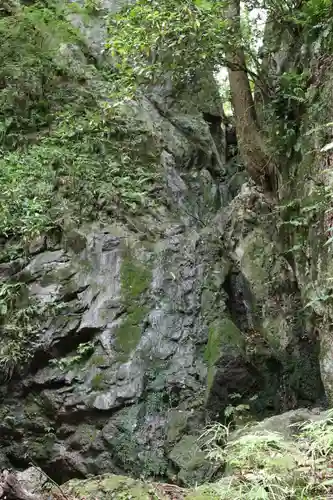 岩殿観音窟石龕(埼玉県)