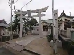 新屋社の鳥居