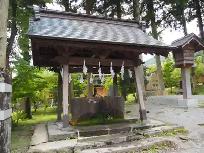 諏訪大社上社前宮の手水舎