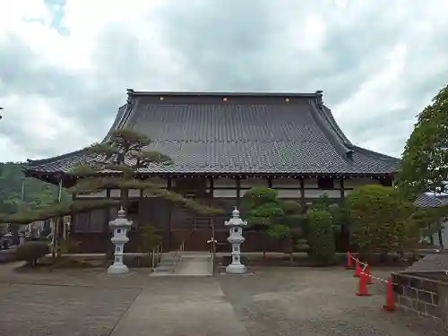 常楽寺の本殿・本堂