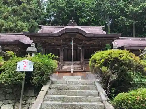 八幡神社の本殿