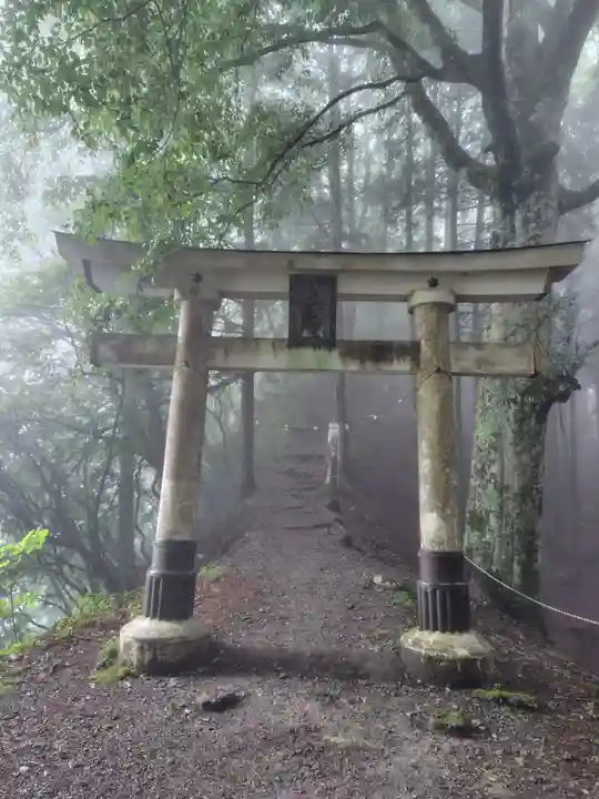 三峯神社奥宮(埼玉県)