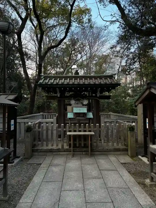 湊川神社の{uncategorized: "未分類", other: "その他", undefined: "問題あり", building: "その他建物", grave: "お墓", sacred_gate: "鳥居", guardian: "狛犬", statue: "像", buddha: "仏像", history: "歴史", nature: "自然", garden: "庭園", animal: "動物", pagoda: "塔", temizu: "手水舎", mountain_gate: "山門・神門", sanctuary: "本殿・本堂", subordinate: "末社・摂社", art: "芸術", scenery: "景色", jizo: "地蔵", ema: "絵馬", goshuin: "御朱印", omikuji: "おみくじ", items: "授与品その他", amulet: "お守り", goshuincho: "御朱印帳", eats: "食事", festival: "お祭り", votive_dance: "神楽", shichigosan: "七五三参", wedding: "結婚式", experience: "体験その他", initially: "初詣", around: "周辺", anti_infection: "感染症対策"}