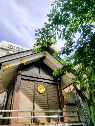 元三島神社の{uncategorized: "未分類", other: "その他", undefined: "問題あり", building: "その他建物", grave: "お墓", sacred_gate: "鳥居", guardian: "狛犬", statue: "像", buddha: "仏像", history: "歴史", nature: "自然", garden: "庭園", animal: "動物", pagoda: "塔", temizu: "手水舎", mountain_gate: "山門・神門", sanctuary: "本殿・本堂", subordinate: "末社・摂社", art: "芸術", scenery: "景色", jizo: "地蔵", ema: "絵馬", goshuin: "御朱印", omikuji: "おみくじ", items: "授与品その他", amulet: "お守り", goshuincho: "御朱印帳", eats: "食事", festival: "お祭り", votive_dance: "神楽", shichigosan: "七五三参", wedding: "結婚式", experience: "体験その他", initially: "初詣", around: "周辺", anti_infection: "感染症対策"}
