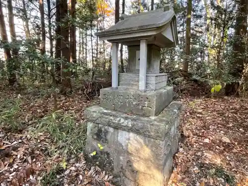 神明神社の末社