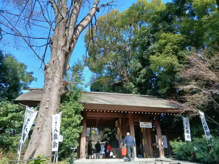 阿佐ヶ谷神明宮の{uncategorized: "未分類", other: "その他", undefined: "問題あり", building: "その他建物", grave: "お墓", sacred_gate: "鳥居", guardian: "狛犬", statue: "像", buddha: "仏像", history: "歴史", nature: "自然", garden: "庭園", animal: "動物", pagoda: "塔", temizu: "手水舎", mountain_gate: "山門・神門", sanctuary: "本殿・本堂", subordinate: "末社・摂社", art: "芸術", scenery: "景色", jizo: "地蔵", ema: "絵馬", goshuin: "御朱印", omikuji: "おみくじ", items: "授与品その他", amulet: "お守り", goshuincho: "御朱印帳", eats: "食事", festival: "お祭り", votive_dance: "神楽", shichigosan: "七五三参", wedding: "結婚式", experience: "体験その他", initially: "初詣", around: "周辺", anti_infection: "感染症対策"}