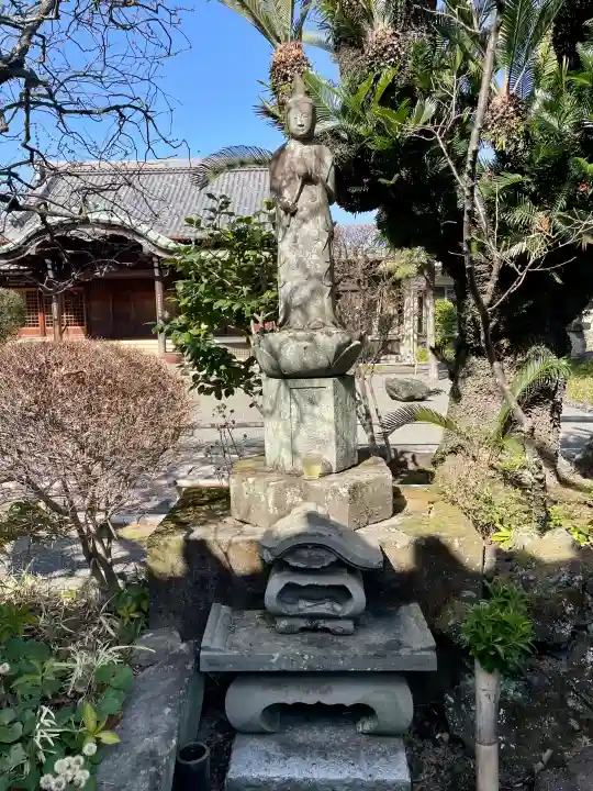 蓮光寺の{uncategorized: "未分類", other: "その他", undefined: "問題あり", building: "その他建物", grave: "お墓", sacred_gate: "鳥居", guardian: "狛犬", statue: "像", buddha: "仏像", history: "歴史", nature: "自然", garden: "庭園", animal: "動物", pagoda: "塔", temizu: "手水舎", mountain_gate: "山門・神門", sanctuary: "本殿・本堂", subordinate: "末社・摂社", art: "芸術", scenery: "景色", jizo: "地蔵", ema: "絵馬", goshuin: "御朱印", omikuji: "おみくじ", items: "授与品その他", amulet: "お守り", goshuincho: "御朱印帳", eats: "食事", festival: "お祭り", votive_dance: "神楽", shichigosan: "七五三参", wedding: "結婚式", experience: "体験その他", initially: "初詣", around: "周辺", anti_infection: "感染症対策"}