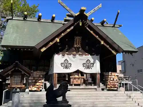札幌諏訪神社の本殿・本堂