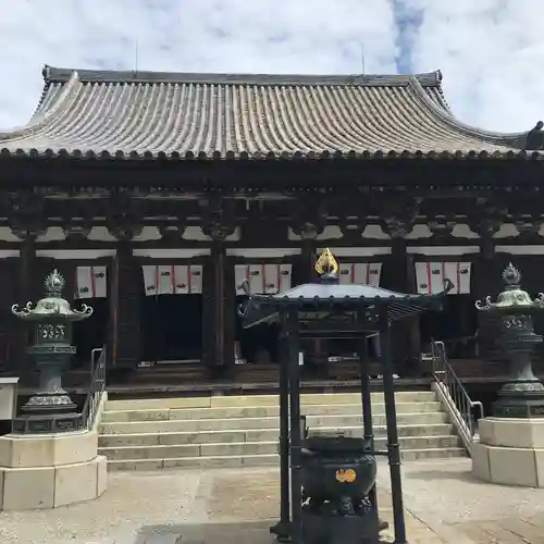 鶴林寺の本殿・本堂