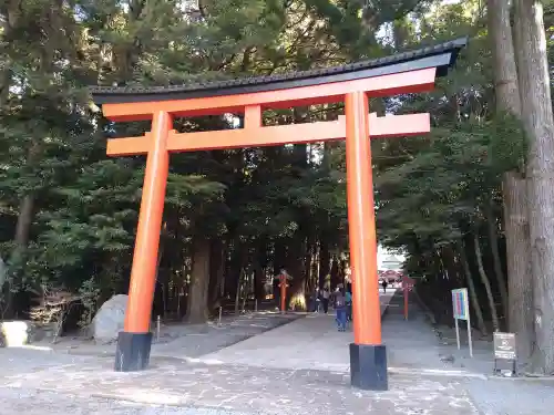 霧島神宮の{uncategorized: "未分類", other: "その他", undefined: "問題あり", building: "その他建物", grave: "お墓", sacred_gate: "鳥居", guardian: "狛犬", statue: "像", buddha: "仏像", history: "歴史", nature: "自然", garden: "庭園", animal: "動物", pagoda: "塔", temizu: "手水舎", mountain_gate: "山門・神門", sanctuary: "本殿・本堂", subordinate: "末社・摂社", art: "芸術", scenery: "景色", jizo: "地蔵", ema: "絵馬", goshuin: "御朱印", omikuji: "おみくじ", items: "授与品その他", amulet: "お守り", goshuincho: "御朱印帳", eats: "食事", festival: "お祭り", votive_dance: "神楽", shichigosan: "七五三参", wedding: "結婚式", experience: "体験その他", initially: "初詣", around: "周辺", anti_infection: "感染症対策"}