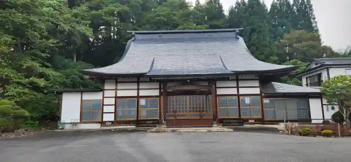沢泉寺の本殿・本堂