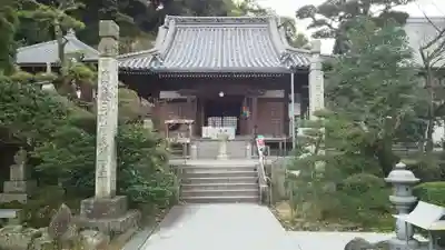 甲山寺の本殿・本堂