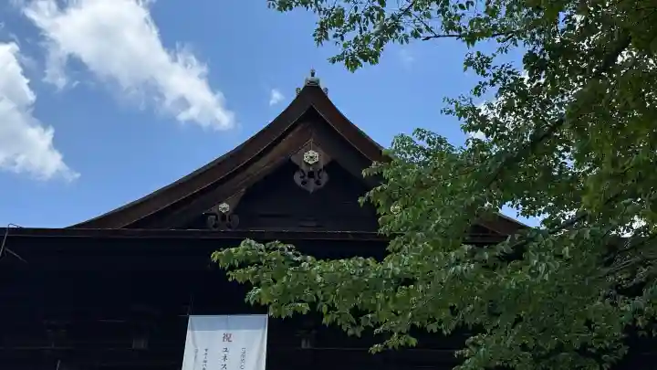 園城寺(三井寺)の{uncategorized: "未分類", other: "その他", undefined: "問題あり", building: "その他建物", grave: "お墓", sacred_gate: "鳥居", guardian: "狛犬", statue: "像", buddha: "仏像", history: "歴史", nature: "自然", garden: "庭園", animal: "動物", pagoda: "塔", temizu: "手水舎", mountain_gate: "山門・神門", sanctuary: "本殿・本堂", subordinate: "末社・摂社", art: "芸術", scenery: "景色", jizo: "地蔵", ema: "絵馬", goshuin: "御朱印", omikuji: "おみくじ", items: "授与品その他", amulet: "お守り", goshuincho: "御朱印帳", eats: "食事", festival: "お祭り", votive_dance: "神楽", shichigosan: "七五三参", wedding: "結婚式", experience: "体験その他", initially: "初詣", around: "周辺", anti_infection: "感染症対策"}
