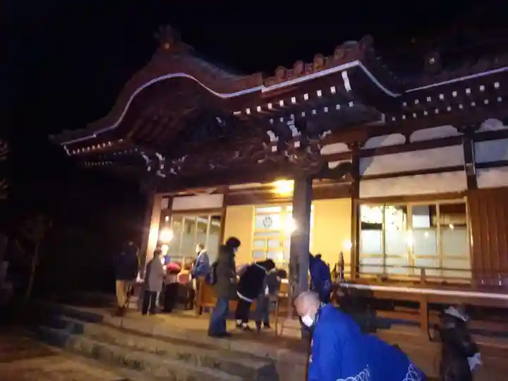 萬蔵寺の本殿・本堂