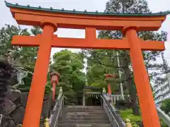 穴八幡宮の鳥居