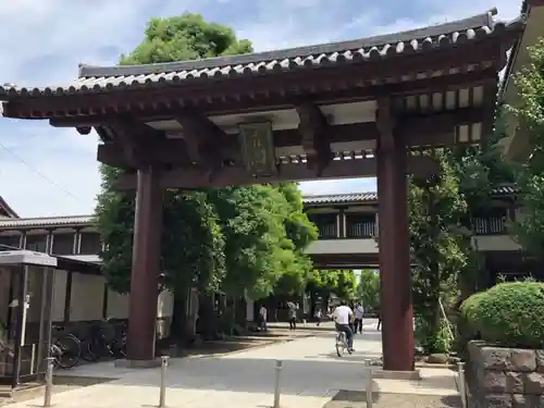 川崎大師（平間寺）の山門・神門