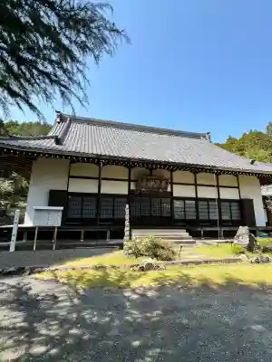 養源寺(養源禅寺)の{uncategorized: "未分類", other: "その他", undefined: "問題あり", building: "その他建物", grave: "お墓", sacred_gate: "鳥居", guardian: "狛犬", statue: "像", buddha: "仏像", history: "歴史", nature: "自然", garden: "庭園", animal: "動物", pagoda: "塔", temizu: "手水舎", mountain_gate: "山門・神門", sanctuary: "本殿・本堂", subordinate: "末社・摂社", art: "芸術", scenery: "景色", jizo: "地蔵", ema: "絵馬", goshuin: "御朱印", omikuji: "おみくじ", items: "授与品その他", amulet: "お守り", goshuincho: "御朱印帳", eats: "食事", festival: "お祭り", votive_dance: "神楽", shichigosan: "七五三参", wedding: "結婚式", experience: "体験その他", initially: "初詣", around: "周辺", anti_infection: "感染症対策"}