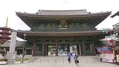 川崎大師（平間寺）の山門・神門