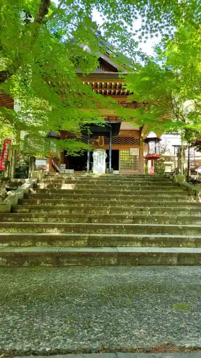 華厳寺の{uncategorized: "未分類", other: "その他", undefined: "問題あり", building: "その他建物", grave: "お墓", sacred_gate: "鳥居", guardian: "狛犬", statue: "像", buddha: "仏像", history: "歴史", nature: "自然", garden: "庭園", animal: "動物", pagoda: "塔", temizu: "手水舎", mountain_gate: "山門・神門", sanctuary: "本殿・本堂", subordinate: "末社・摂社", art: "芸術", scenery: "景色", jizo: "地蔵", ema: "絵馬", goshuin: "御朱印", omikuji: "おみくじ", items: "授与品その他", amulet: "お守り", goshuincho: "御朱印帳", eats: "食事", festival: "お祭り", votive_dance: "神楽", shichigosan: "七五三参", wedding: "結婚式", experience: "体験その他", initially: "初詣", around: "周辺", anti_infection: "感染症対策"}