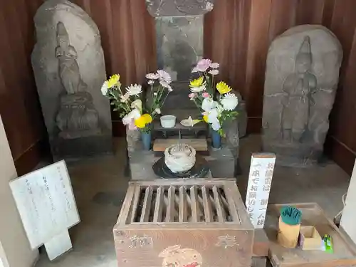 宮益御嶽神社の仏像