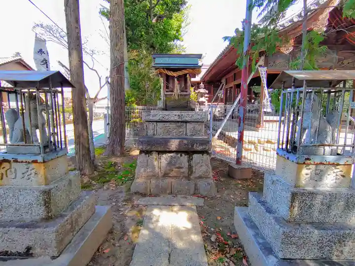 神明社(曽野町)の末社・摂社
