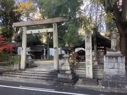 神明社の鳥居