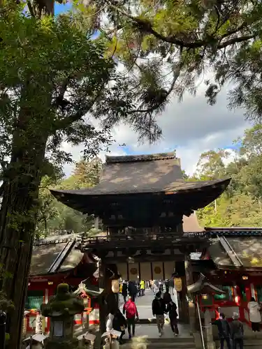 石上神宮の山門