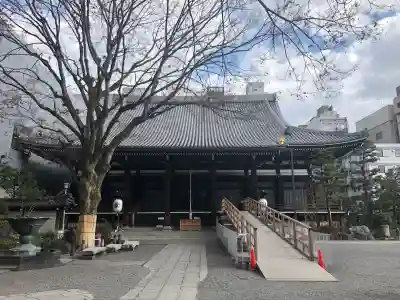 本能寺の{uncategorized: "未分類", other: "その他", undefined: "問題あり", building: "その他建物", grave: "お墓", sacred_gate: "鳥居", guardian: "狛犬", statue: "像", buddha: "仏像", history: "歴史", nature: "自然", garden: "庭園", animal: "動物", pagoda: "塔", temizu: "手水舎", mountain_gate: "山門・神門", sanctuary: "本殿・本堂", subordinate: "末社・摂社", art: "芸術", scenery: "景色", jizo: "地蔵", ema: "絵馬", goshuin: "御朱印", omikuji: "おみくじ", items: "授与品その他", amulet: "お守り", goshuincho: "御朱印帳", eats: "食事", festival: "お祭り", votive_dance: "神楽", shichigosan: "七五三参", wedding: "結婚式", experience: "体験その他", initially: "初詣", around: "周辺", anti_infection: "感染症対策"}