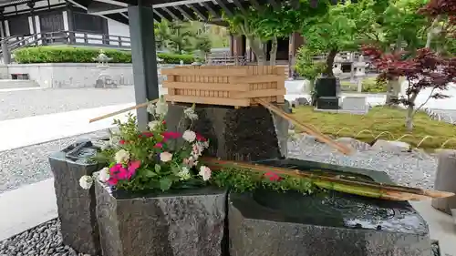 尊永寺の手水