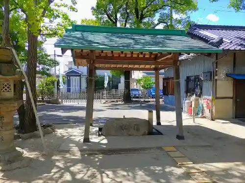 八幡社（篠原八幡社）の手水舎