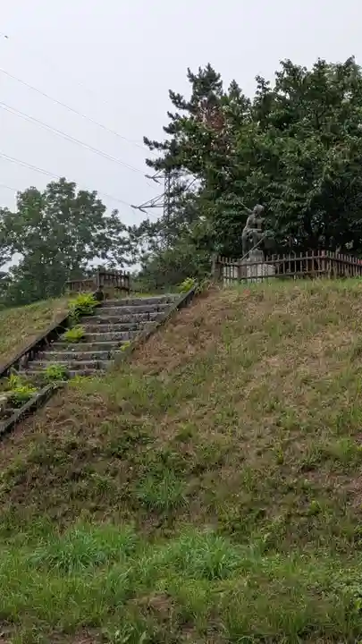 中札内神社の像