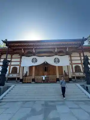 豊川閣　妙厳寺の{uncategorized: "未分類", other: "その他", undefined: "問題あり", building: "その他建物", grave: "お墓", sacred_gate: "鳥居", guardian: "狛犬", statue: "像", buddha: "仏像", history: "歴史", nature: "自然", garden: "庭園", animal: "動物", pagoda: "塔", temizu: "手水舎", mountain_gate: "山門・神門", sanctuary: "本殿・本堂", subordinate: "末社・摂社", art: "芸術", scenery: "景色", jizo: "地蔵", ema: "絵馬", goshuin: "御朱印", omikuji: "おみくじ", items: "授与品その他", amulet: "お守り", goshuincho: "御朱印帳", eats: "食事", festival: "お祭り", votive_dance: "神楽", shichigosan: "七五三参", wedding: "結婚式", experience: "体験その他", initially: "初詣", around: "周辺", anti_infection: "感染症対策"}