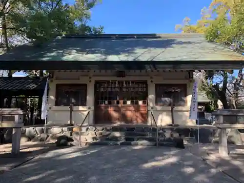 六所社（下飯田）の本殿・本堂