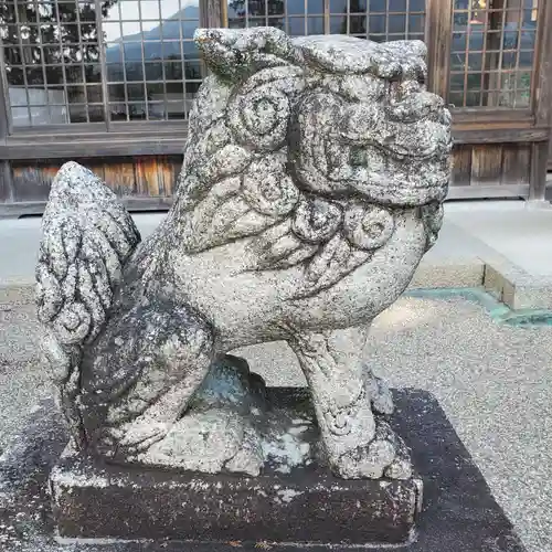 都美恵神社の狛犬