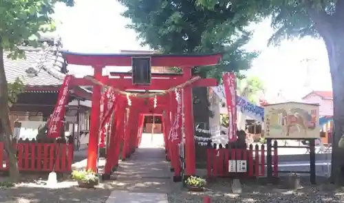 於菊稲荷神社の鳥居