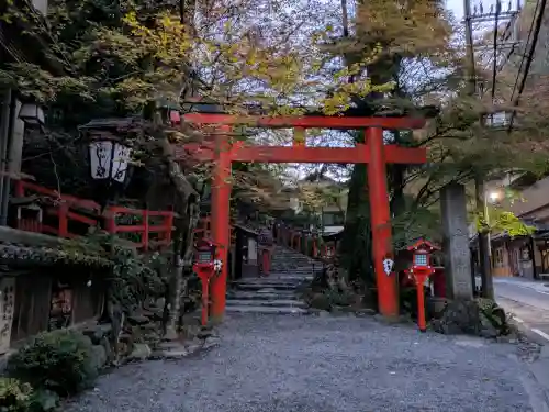 貴船神社の{uncategorized: "未分類", other: "その他", undefined: "問題あり", building: "その他建物", grave: "お墓", sacred_gate: "鳥居", guardian: "狛犬", statue: "像", buddha: "仏像", history: "歴史", nature: "自然", garden: "庭園", animal: "動物", pagoda: "塔", temizu: "手水舎", mountain_gate: "山門・神門", sanctuary: "本殿・本堂", subordinate: "末社・摂社", art: "芸術", scenery: "景色", jizo: "地蔵", ema: "絵馬", goshuin: "御朱印", omikuji: "おみくじ", items: "授与品その他", amulet: "お守り", goshuincho: "御朱印帳", eats: "食事", festival: "お祭り", votive_dance: "神楽", shichigosan: "七五三参", wedding: "結婚式", experience: "体験その他", initially: "初詣", around: "周辺", anti_infection: "感染症対策"}