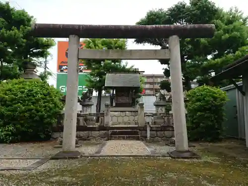 祠（花ノ木神社）の鳥居