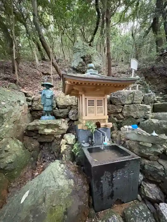 大日寺奥の院爪彫薬師(高知県)