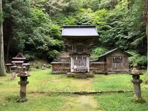 塩野神社の本殿・本堂