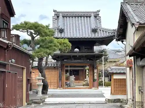 福蔵寺の山門