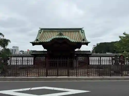 寛永寺(根本中堂)の{uncategorized: "未分類", other: "その他", undefined: "問題あり", building: "その他建物", grave: "お墓", sacred_gate: "鳥居", guardian: "狛犬", statue: "像", buddha: "仏像", history: "歴史", nature: "自然", garden: "庭園", animal: "動物", pagoda: "塔", temizu: "手水舎", mountain_gate: "山門・神門", sanctuary: "本殿・本堂", subordinate: "末社・摂社", art: "芸術", scenery: "景色", jizo: "地蔵", ema: "絵馬", goshuin: "御朱印", omikuji: "おみくじ", items: "授与品その他", amulet: "お守り", goshuincho: "御朱印帳", eats: "食事", festival: "お祭り", votive_dance: "神楽", shichigosan: "七五三参", wedding: "結婚式", experience: "体験その他", initially: "初詣", around: "周辺", anti_infection: "感染症対策"}