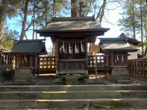 諏訪大社下社秋宮の末社・摂社