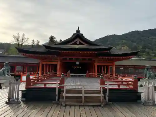 厳島神社の{uncategorized: "未分類", other: "その他", undefined: "問題あり", building: "その他建物", grave: "お墓", sacred_gate: "鳥居", guardian: "狛犬", statue: "像", buddha: "仏像", history: "歴史", nature: "自然", garden: "庭園", animal: "動物", pagoda: "塔", temizu: "手水舎", mountain_gate: "山門・神門", sanctuary: "本殿・本堂", subordinate: "末社・摂社", art: "芸術", scenery: "景色", jizo: "地蔵", ema: "絵馬", goshuin: "御朱印", omikuji: "おみくじ", items: "授与品その他", amulet: "お守り", goshuincho: "御朱印帳", eats: "食事", festival: "お祭り", votive_dance: "神楽", shichigosan: "七五三参", wedding: "結婚式", experience: "体験その他", initially: "初詣", around: "周辺", anti_infection: "感染症対策"}