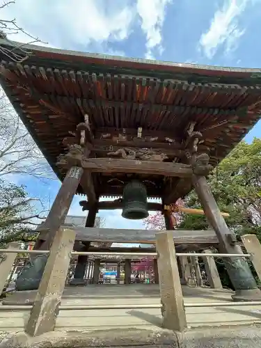 西新井大師総持寺の{uncategorized: "未分類", other: "その他", undefined: "問題あり", building: "その他建物", grave: "お墓", sacred_gate: "鳥居", guardian: "狛犬", statue: "像", buddha: "仏像", history: "歴史", nature: "自然", garden: "庭園", animal: "動物", pagoda: "塔", temizu: "手水舎", mountain_gate: "山門・神門", sanctuary: "本殿・本堂", subordinate: "末社・摂社", art: "芸術", scenery: "景色", jizo: "地蔵", ema: "絵馬", goshuin: "御朱印", omikuji: "おみくじ", items: "授与品その他", amulet: "お守り", goshuincho: "御朱印帳", eats: "食事", festival: "お祭り", votive_dance: "神楽", shichigosan: "七五三参", wedding: "結婚式", experience: "体験その他", initially: "初詣", around: "周辺", anti_infection: "感染症対策"}